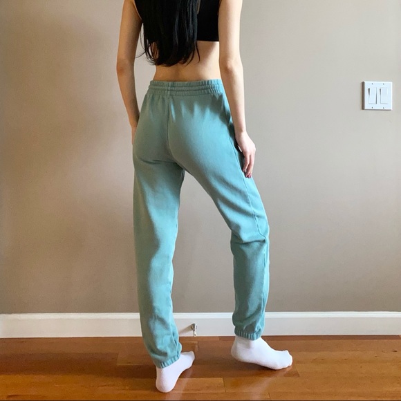 TNA Pants - Aritzia Tna boyfriend sweatpants